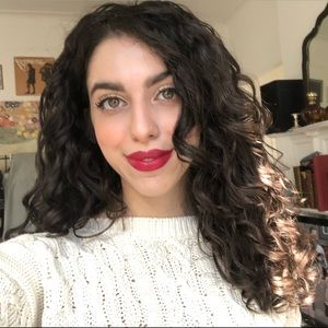 Meet your Posher, Daniela